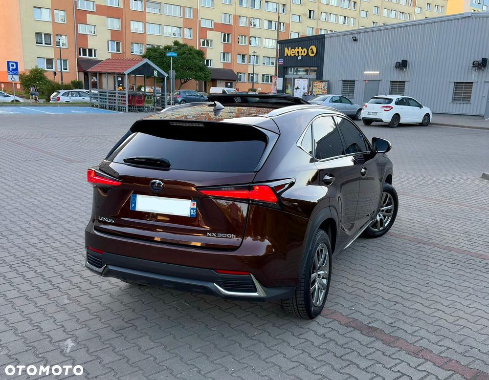 Lexus NX 300h Elite AWD - 11