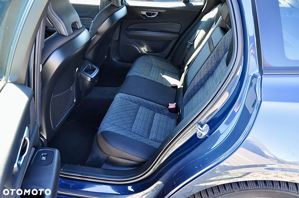 Volvo V60 B3 B Essential - 12