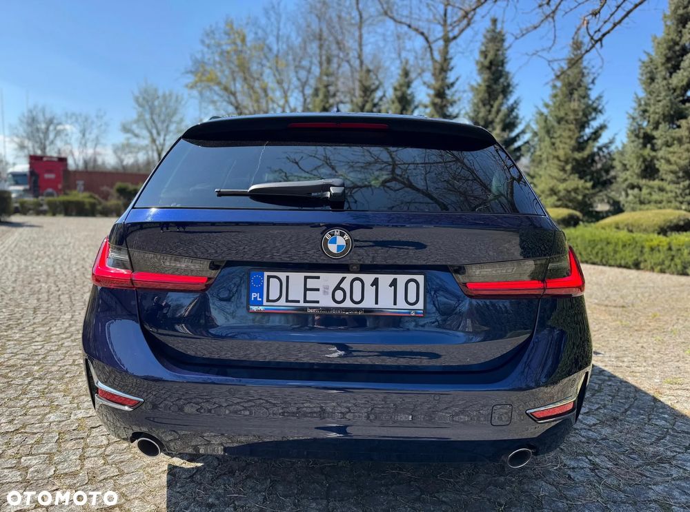 BMW Seria 3 318d Touring Luxury Line - 3