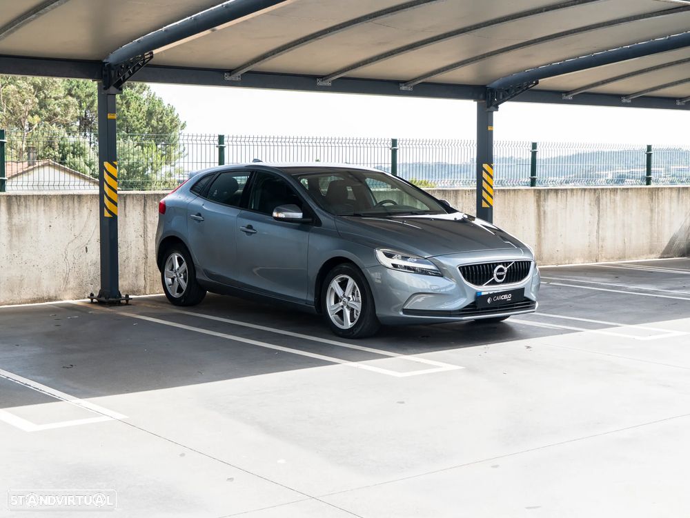 Volvo V40 2.0 D2 Momentum - 4