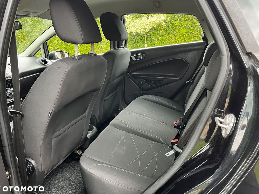 Ford Fiesta 1.6 TDCi DPF Titanium - 16