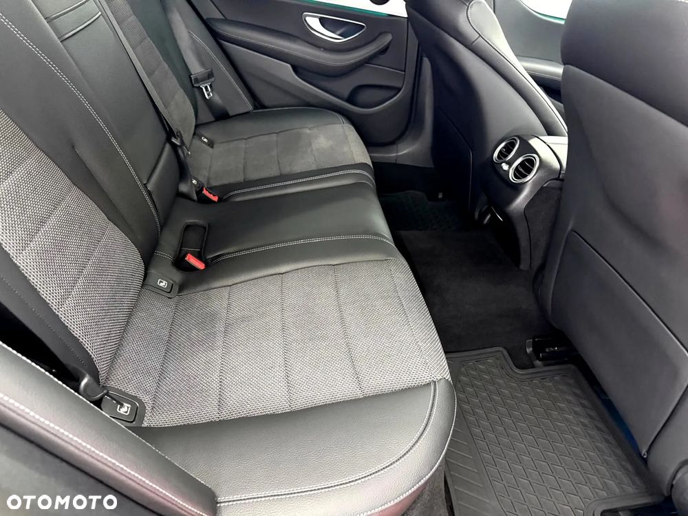 Mercedes-Benz Klasa E 300 de 4Matic 9G-TRONIC Avantgarde - 32