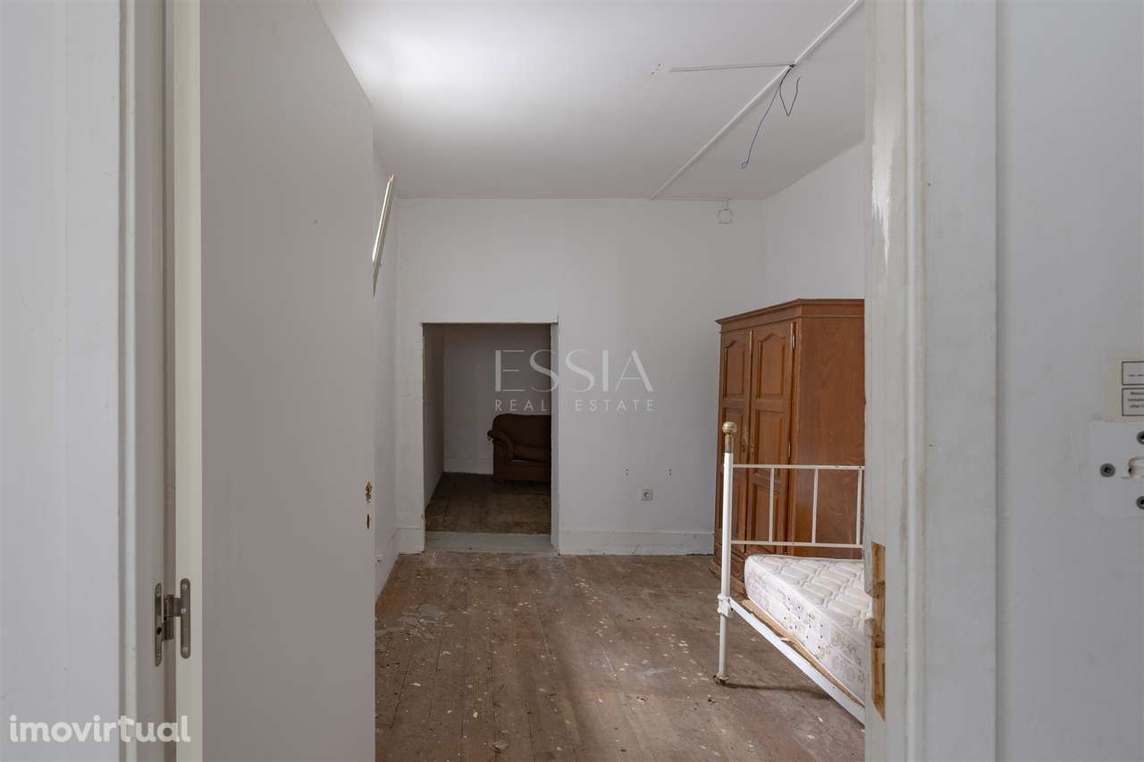 Prédio para Remodelar no Centro do Porto - Grande imagem: 4/17