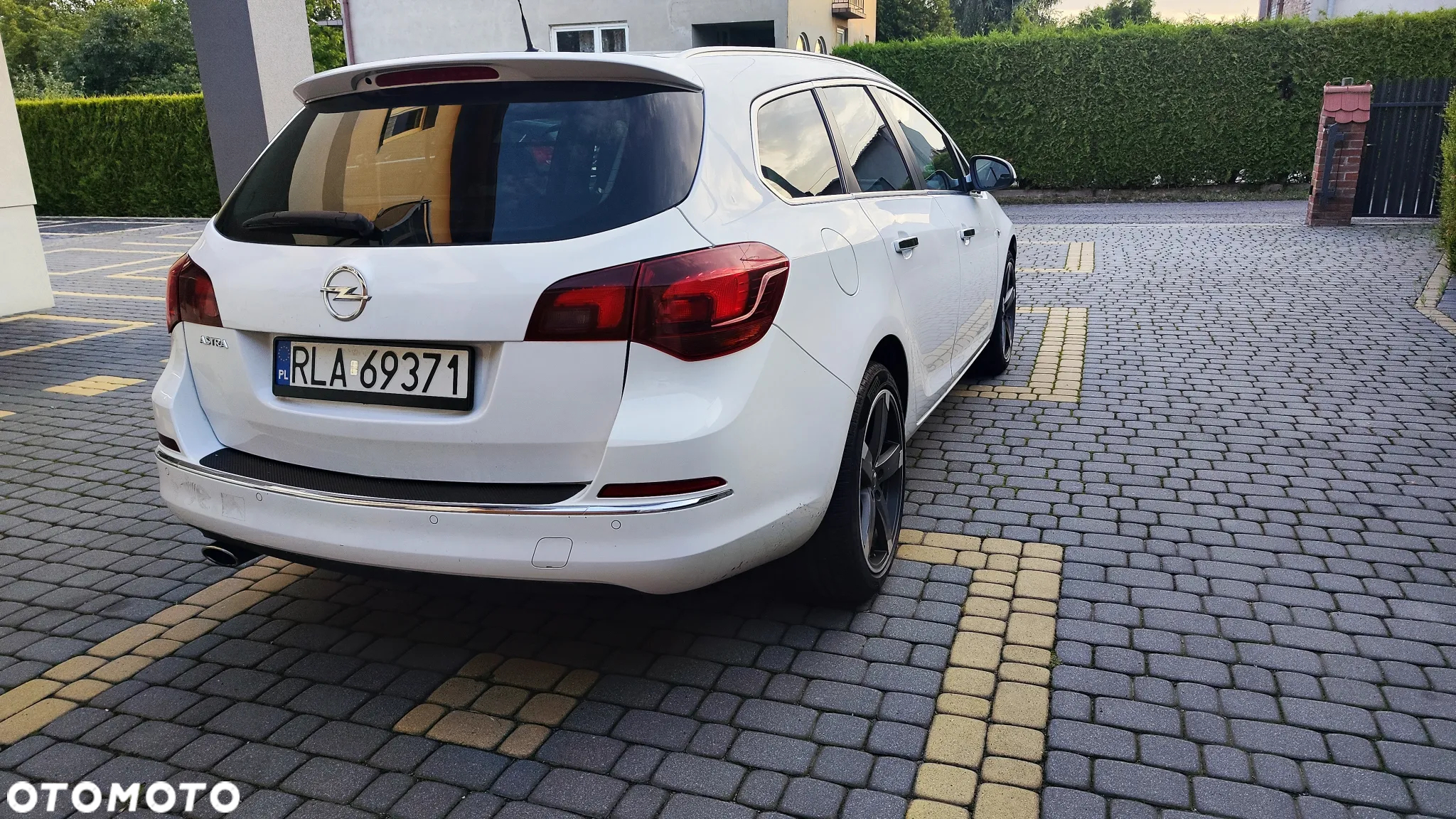 Opel Astra GTC 1.4 Turbo - 9