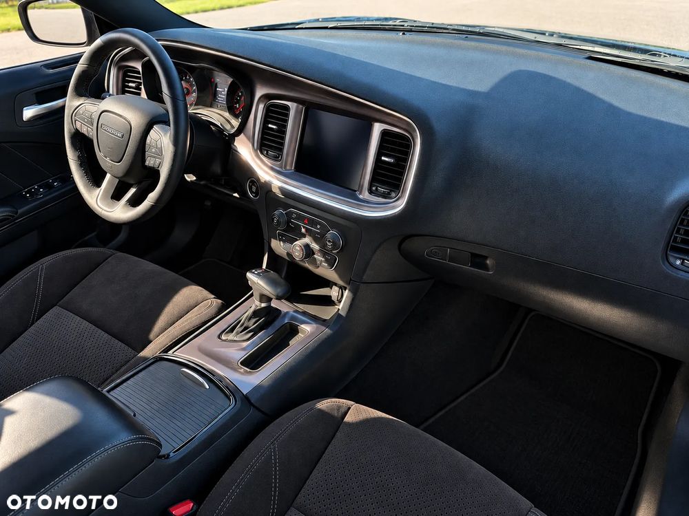 Dodge Charger 5.7 R/T - 12