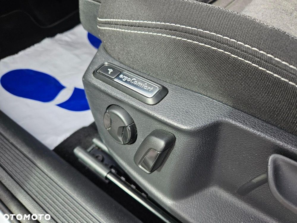 Volkswagen Passat Variant 2.0 TDI EVO Business DSG - 12