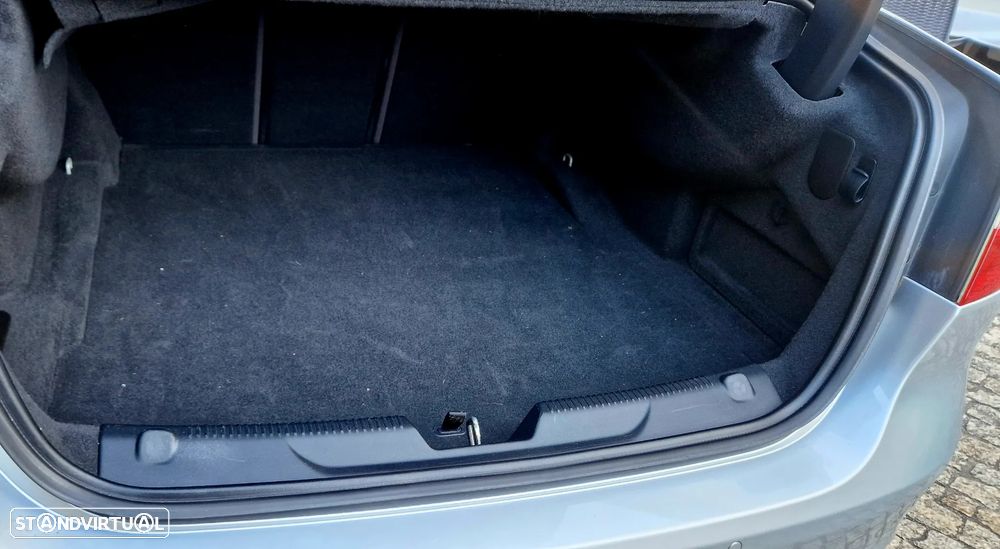 Jaguar XE 2.0 D Prestige Aut. - 12