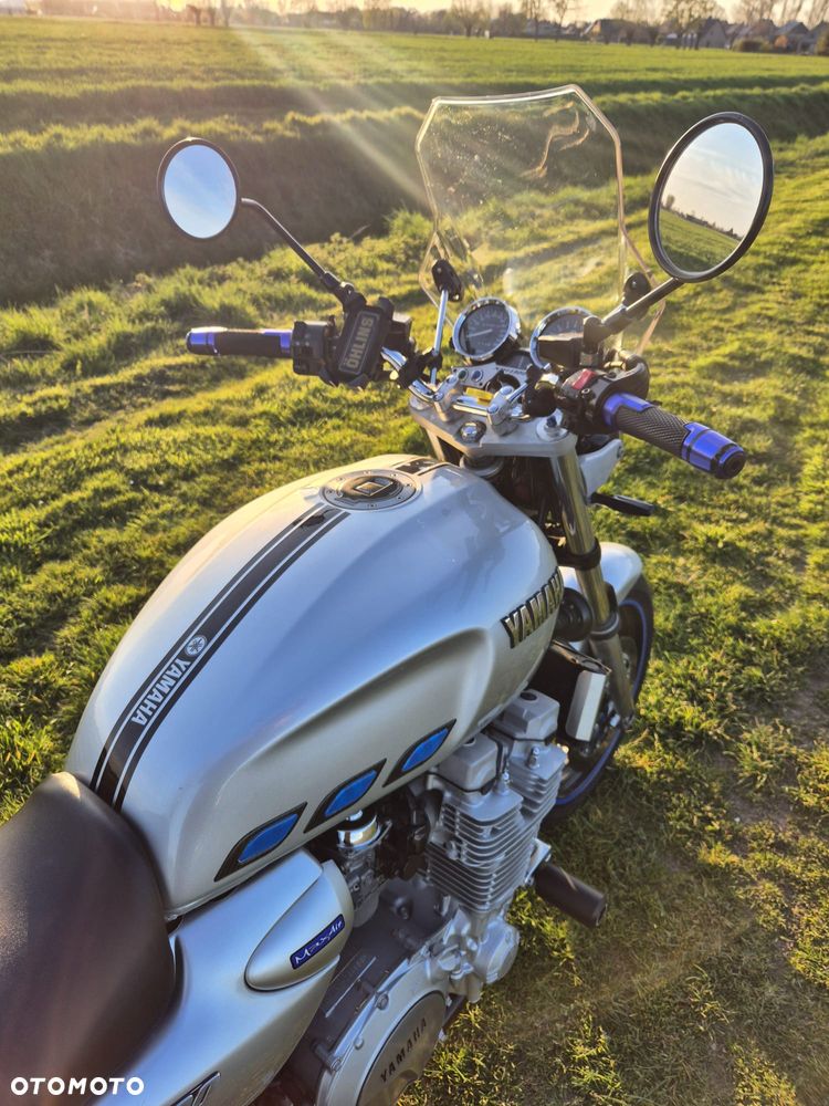 Yamaha XJR - 5