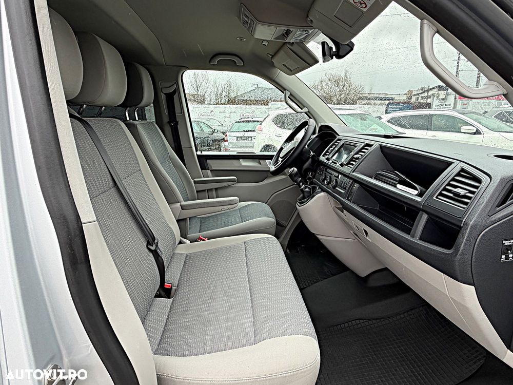 Volkswagen Caravelle - 19