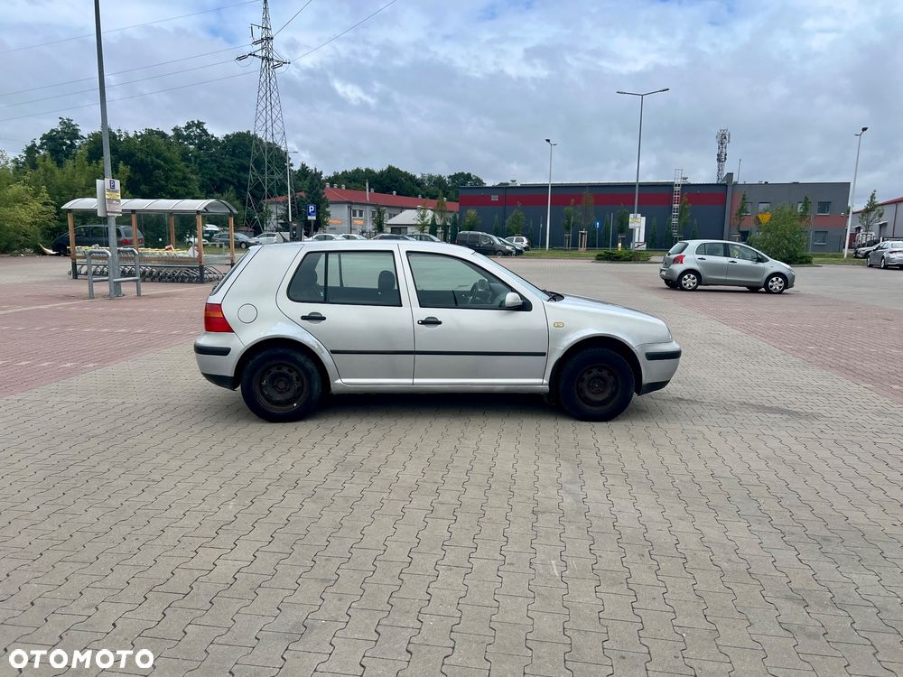 Volkswagen Golf - 8