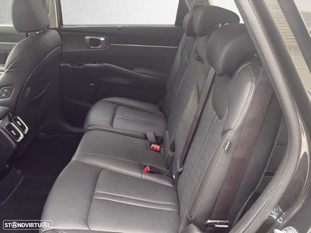 Kia Sorento 1.6 T-GDI HEV Concept - 10