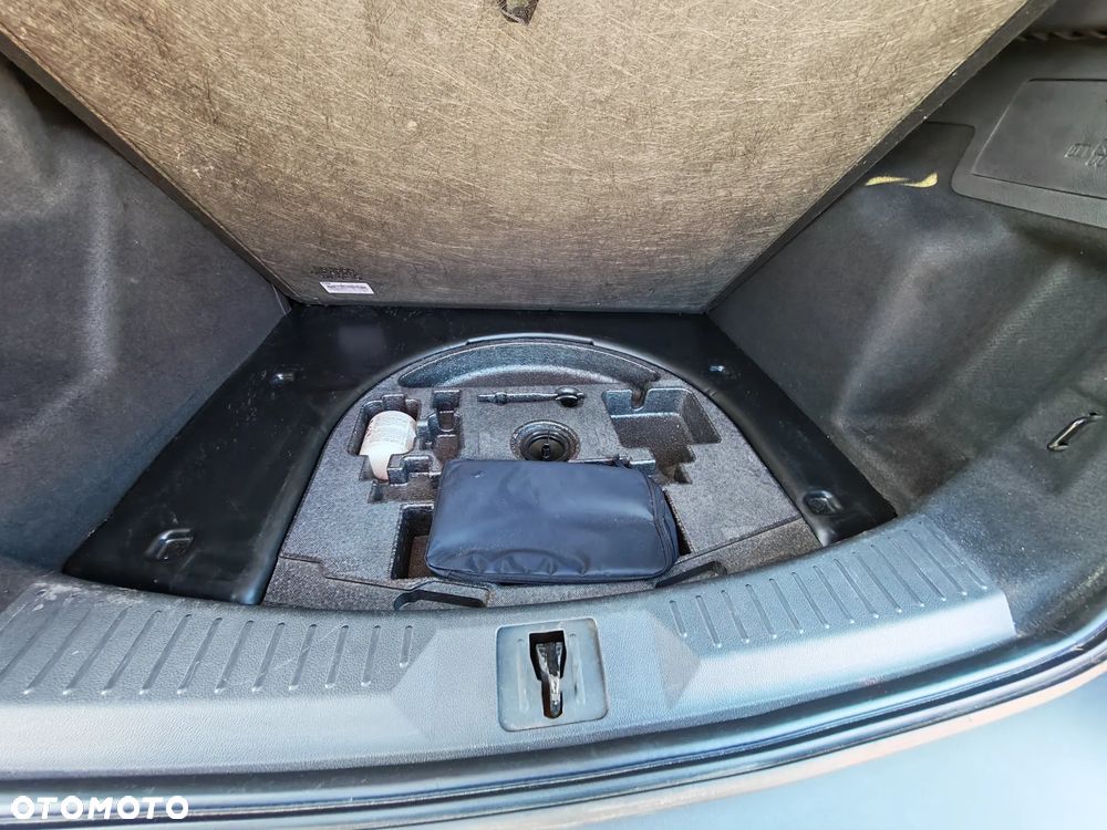 Ford Kuga 1.5 EcoBoost 2x4 Titanium - 12