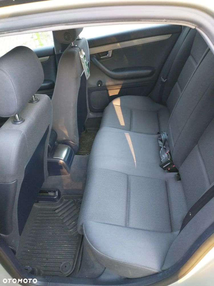 Audi A4 Limousine 2 - 16