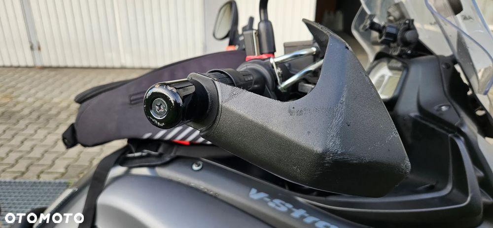 Suzuki V-STROM - 16