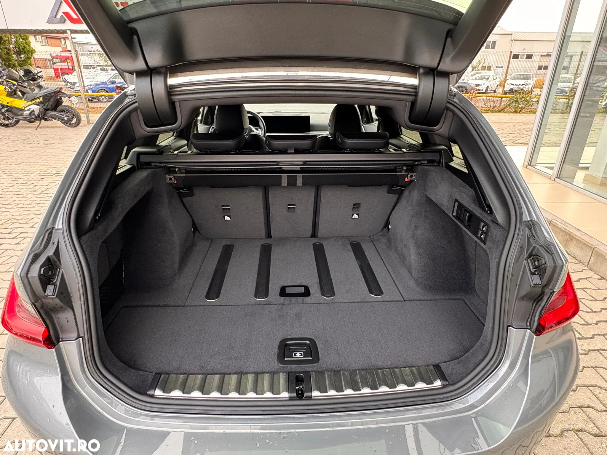BMW Seria 3 320d AT MHEV - 10