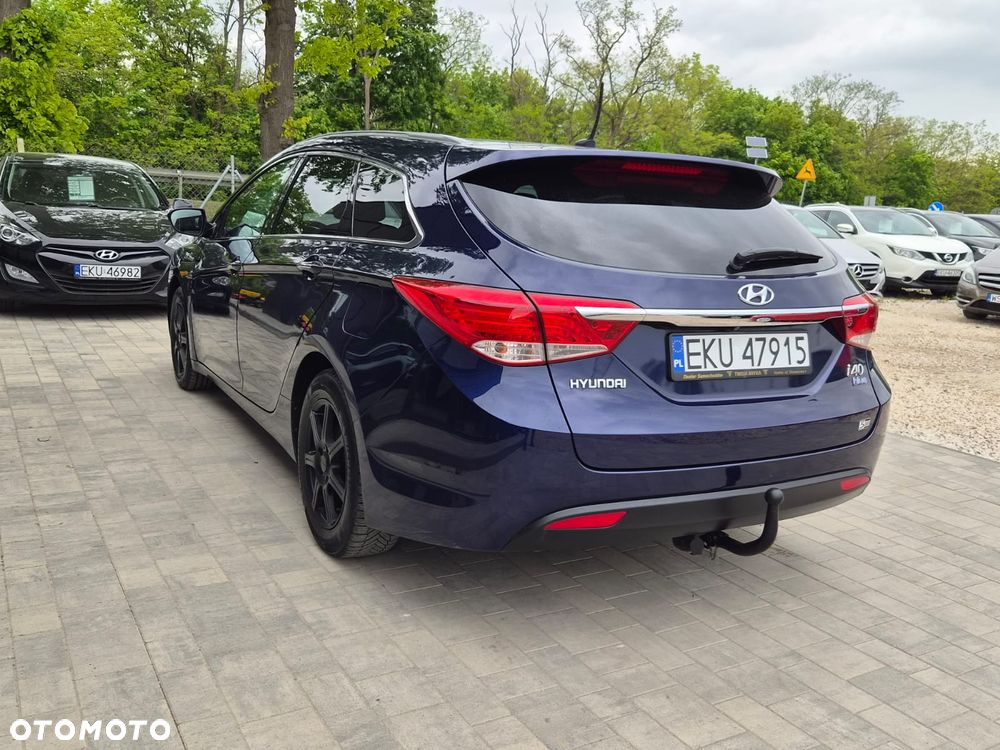 Hyundai i40 Kombi blue 1.6 Family - 9