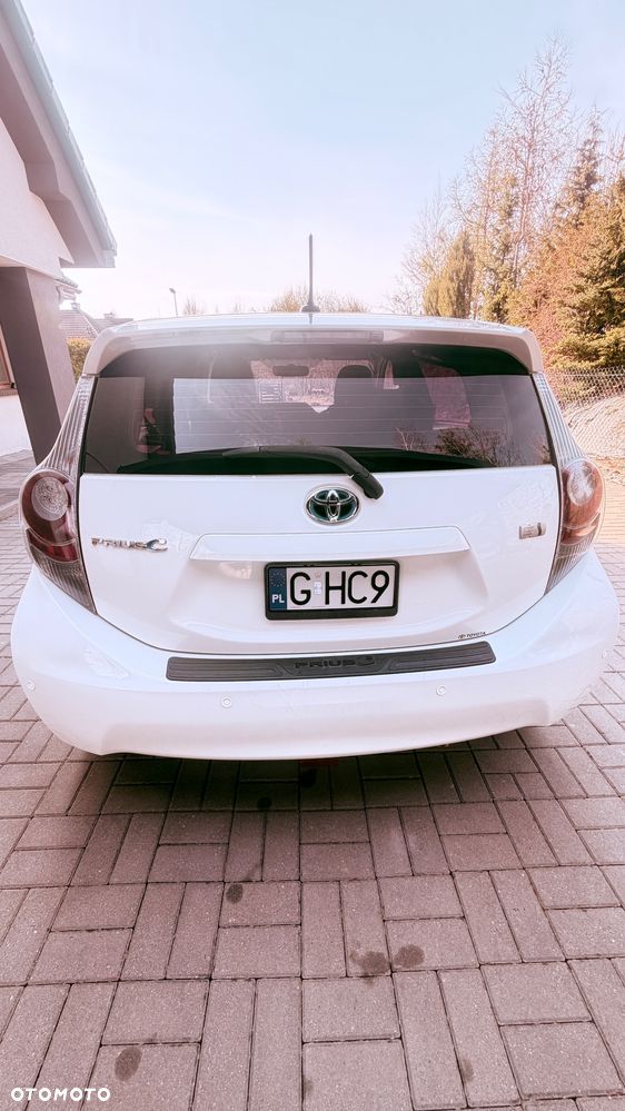 Toyota Prius (Hybrid) - 17