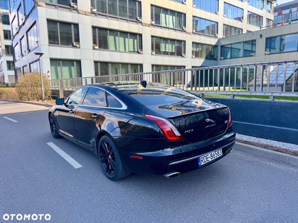 Jaguar XJ - 7