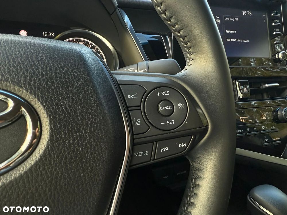 Toyota Camry 2.5 Hybrid Comfort CVT - 21