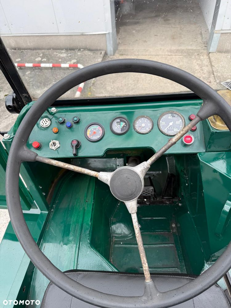 Mercedes-Benz Unimog U411 Cabrio - 8
