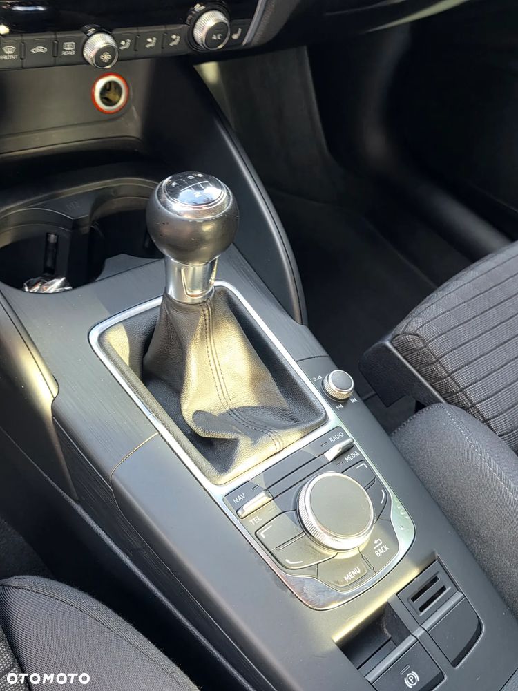 Audi A3 3-drzwiowe 1.4 TFSI S line Sportpaket - 26