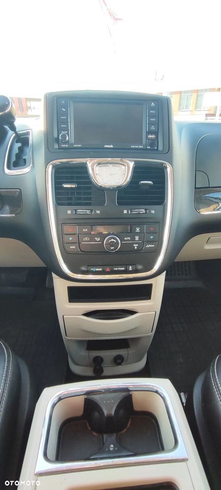 Chrysler Town & Country 3.6 Touring - 18