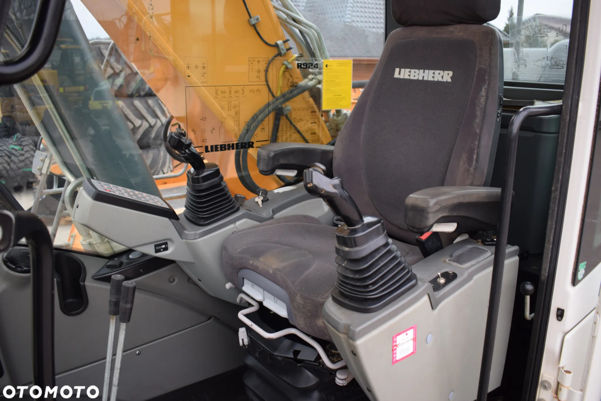 Liebherr R924 Rok 2014 - 6