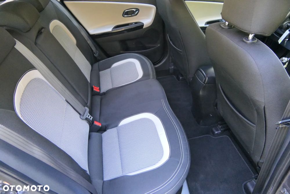 Kia Ceed 1.6 GDI L - 17