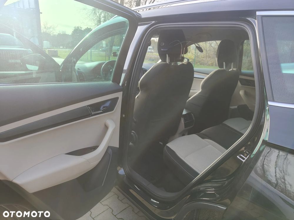 Skoda Karoq 1.6 TDI 4x2 Style DSG - 6