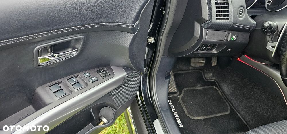 Mitsubishi Outlander 2.0 Intense NAVI 2WD EU5 CVT - 37