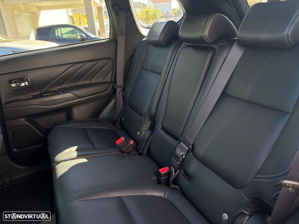 Mitsubishi Outlander 2.0 Intense Navi - 18