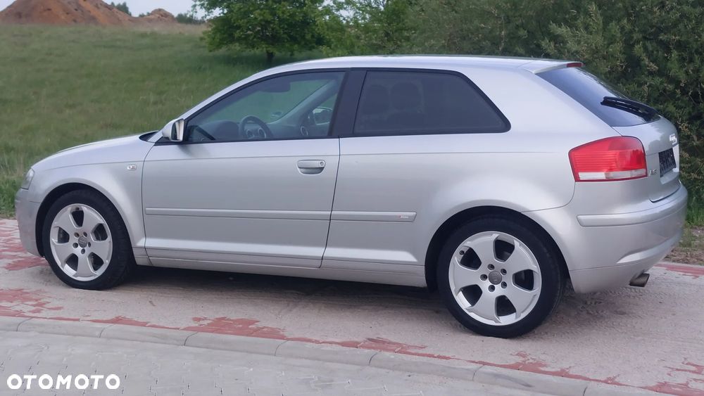 Audi A3 ver-1-6-fsi-attraction - 12