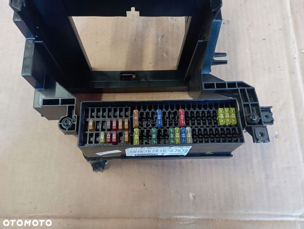 VW CADDY III 3 SKRZYNKA BEZPIECZNIKÓW 1T1959503F - 2