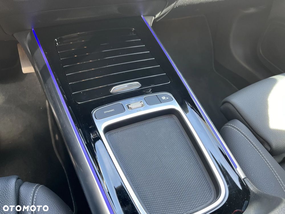 Mercedes-Benz GLA - 18