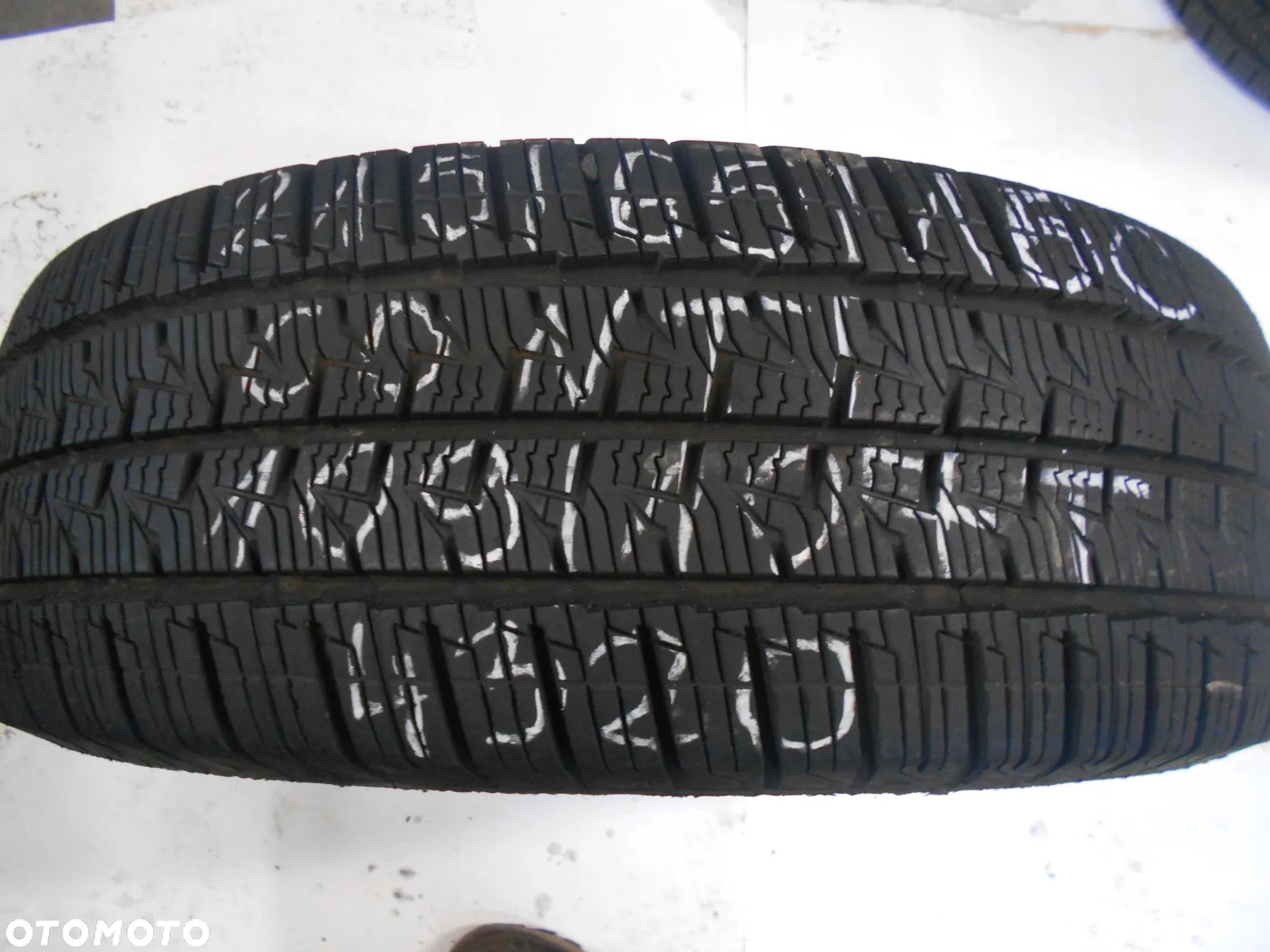 OPONA POJEDYNKA 215/65R16C CONTINENTAL VAN CONTACT 4SEASON DOT 4320 7MM - 1