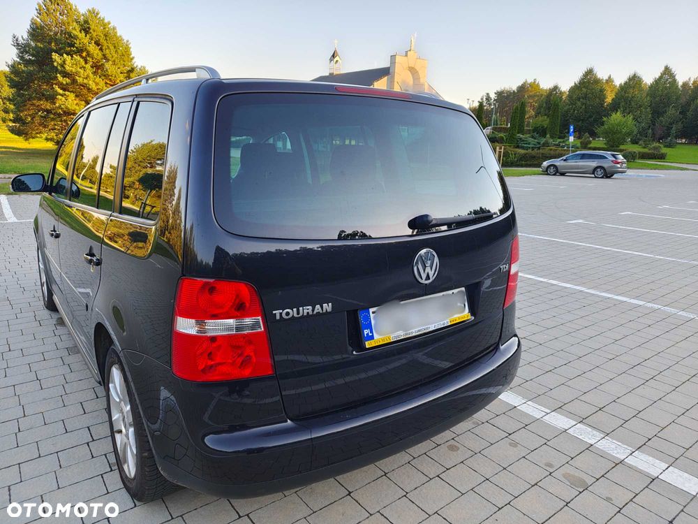 Volkswagen Touran - 3