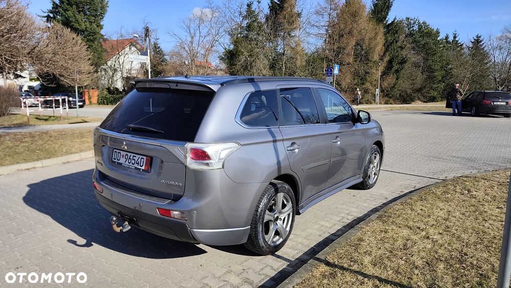 Mitsubishi Outlander 2.2 DI-D 4WD Automatik Diamant Edition+ - 22