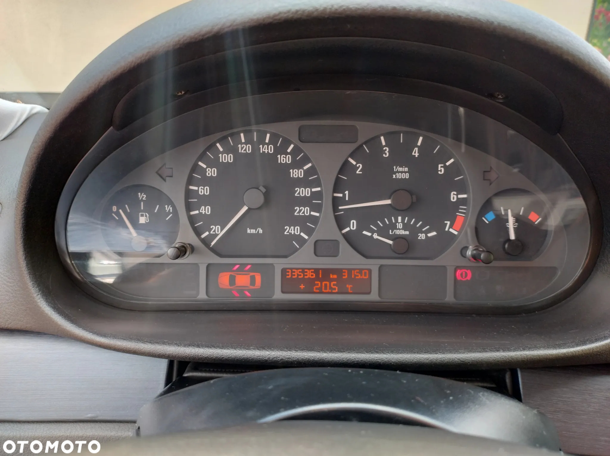 BMW Seria 3 320i - 24