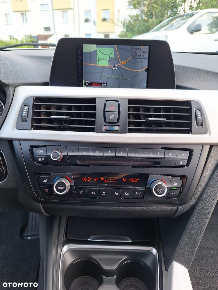 BMW Seria 3 318d Modern Line - 16