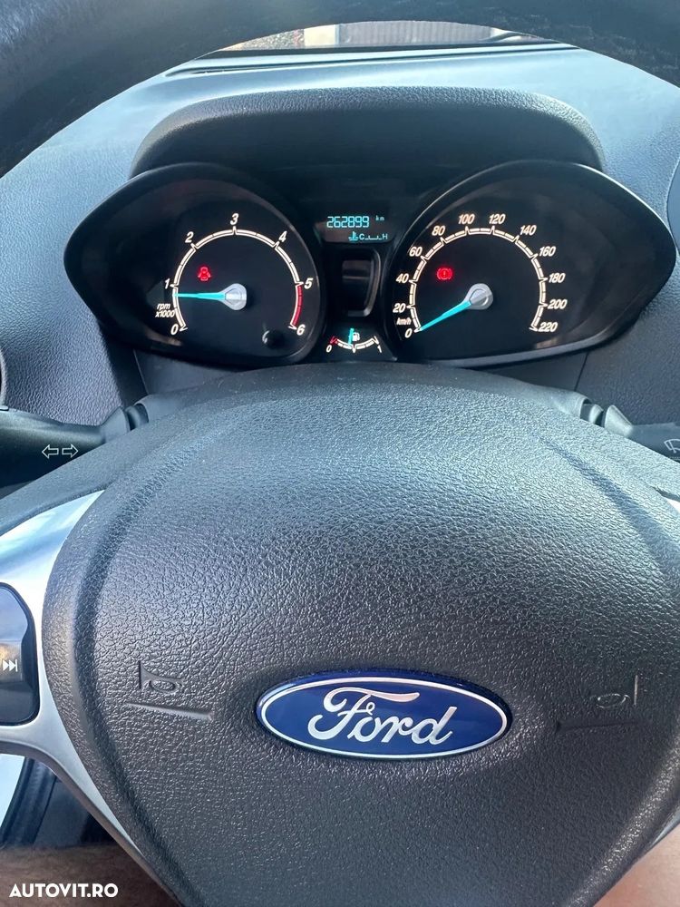 Ford Transit Courier - 2