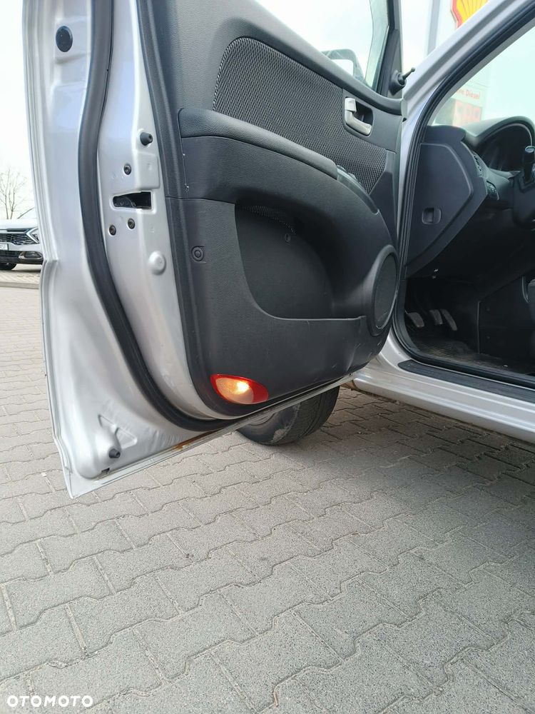 Kia Sportage 2.0 Tour - 27