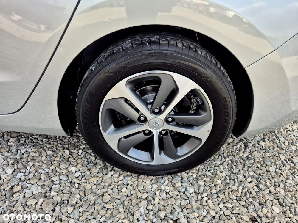 Hyundai i30 blue Kombi 1.6 GDi Passion - 16