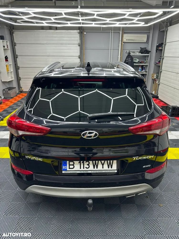 Hyundai Tucson 2.0 CRDI 4WD Automatik Premium - 3