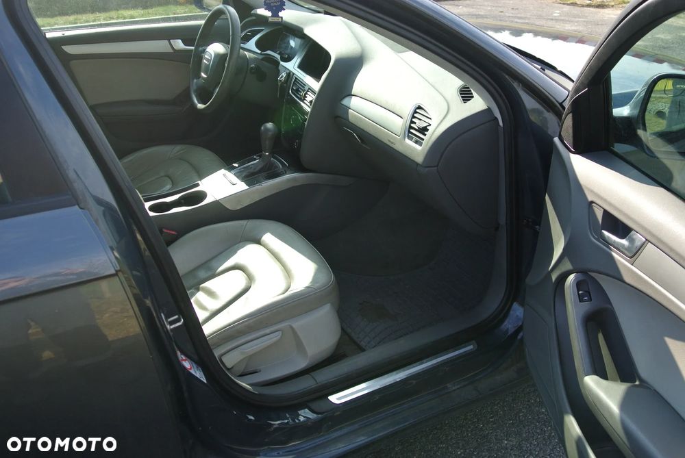 Audi A4 Limousine - 12