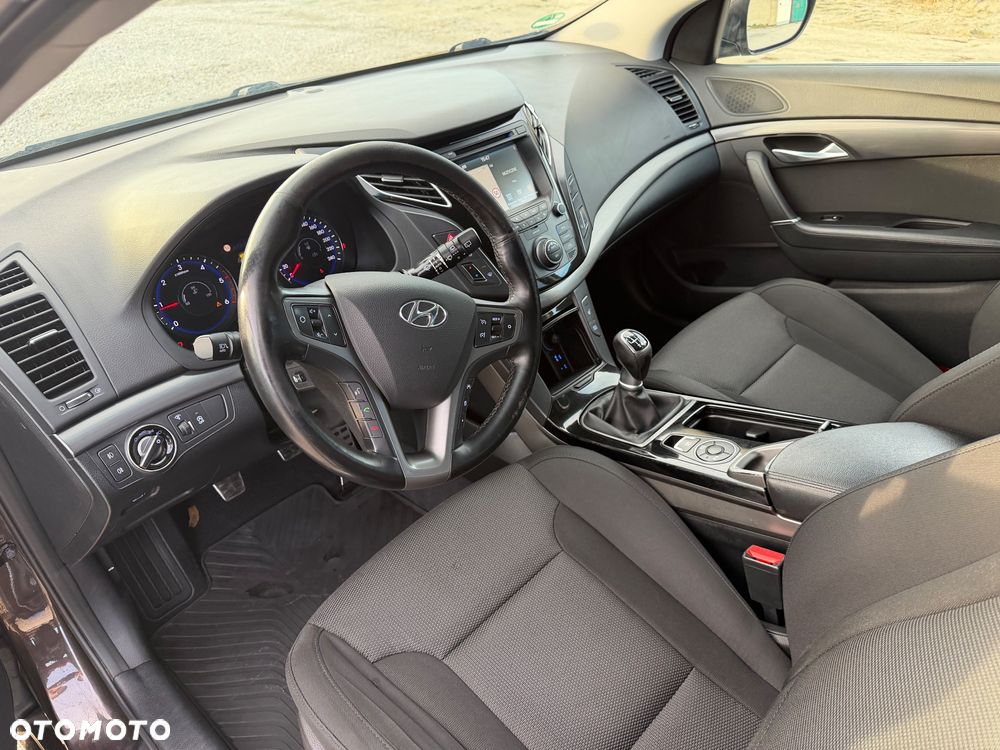 Hyundai i40 1.7 CRDi BlueDrive Premium - 17