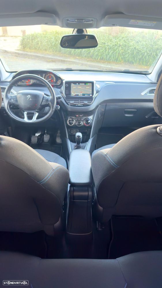 Peugeot 208 1.2 PureTech Signature - 18