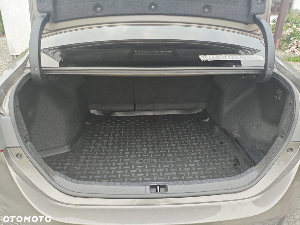 Toyota Corolla 1.6 Comfort - 6