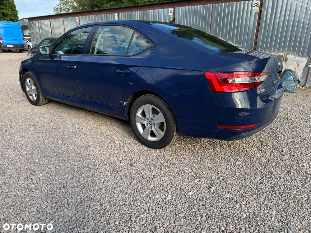 Skoda Superb 2.0 TDI SCR Ambition - 3