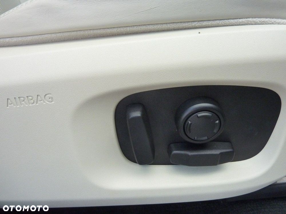 Land Rover Range Rover Evoque - 16