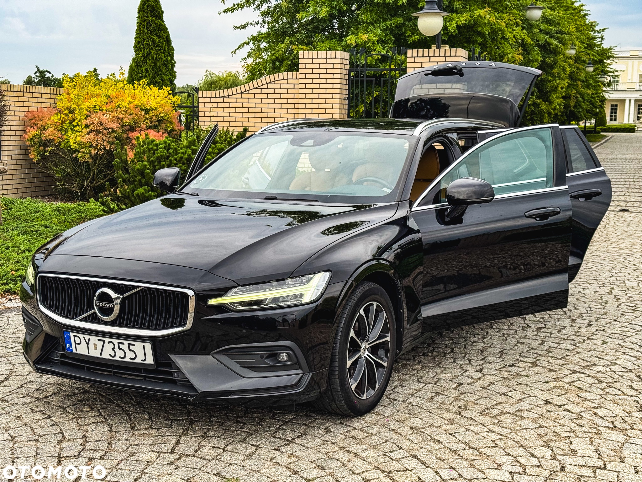 Volvo V60 D4 Momentum Pro - 17